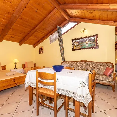 Apartment Arazzo